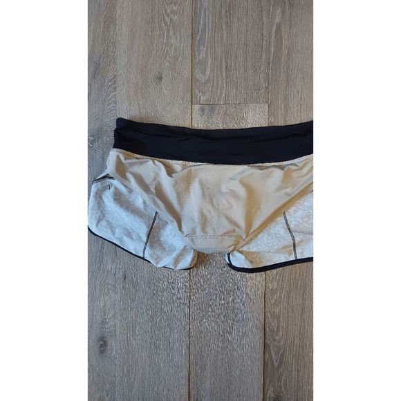 Lululemon Speed Short (2 1/2") - Picture 5 of 10